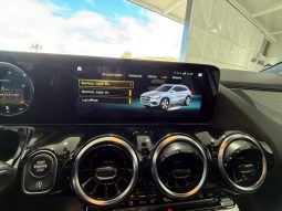 MERCEDES-BENZ GLA 180 pieno