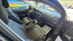 VOLKSWAGEN Golf pieno