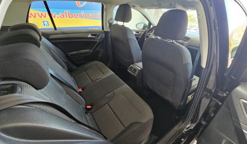 VOLKSWAGEN Golf pieno