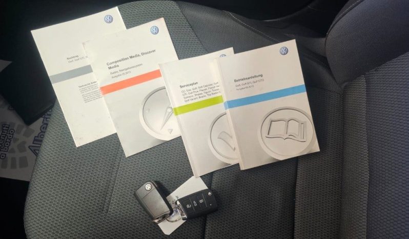 VOLKSWAGEN Golf pieno