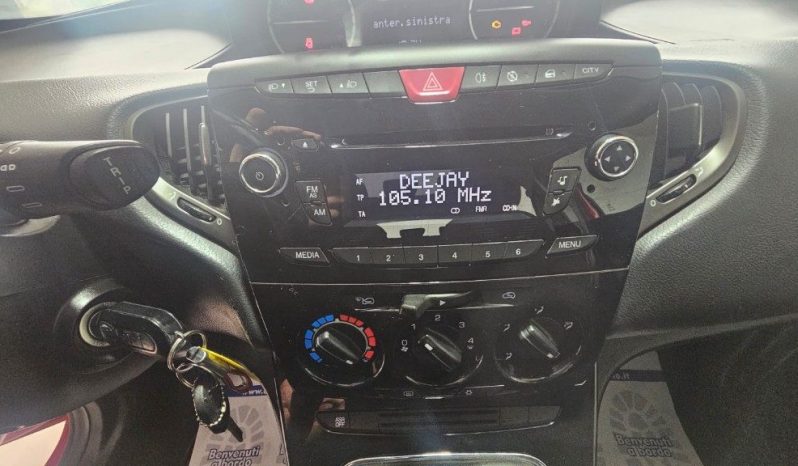 LANCIA Ypsilon pieno