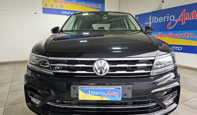 VOLKSWAGEN Tiguan pieno