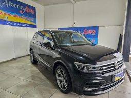 VOLKSWAGEN Tiguan pieno