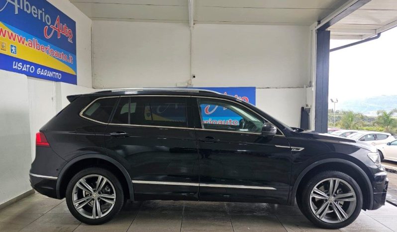 VOLKSWAGEN Tiguan pieno