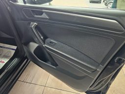 VOLKSWAGEN Tiguan pieno