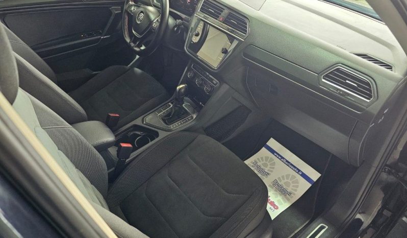 VOLKSWAGEN Tiguan pieno
