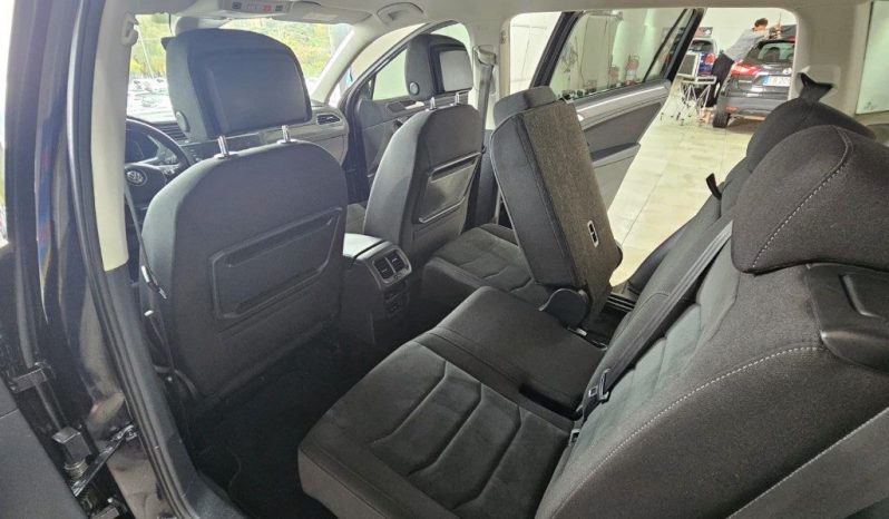 VOLKSWAGEN Tiguan pieno