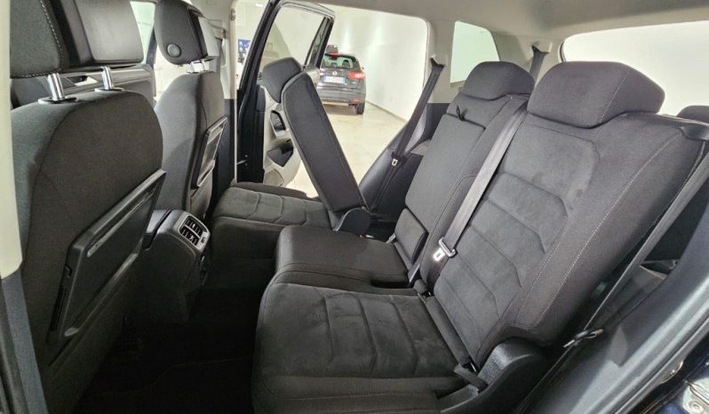 VOLKSWAGEN Tiguan pieno