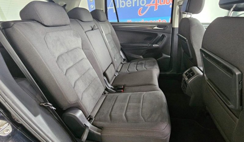VOLKSWAGEN Tiguan pieno
