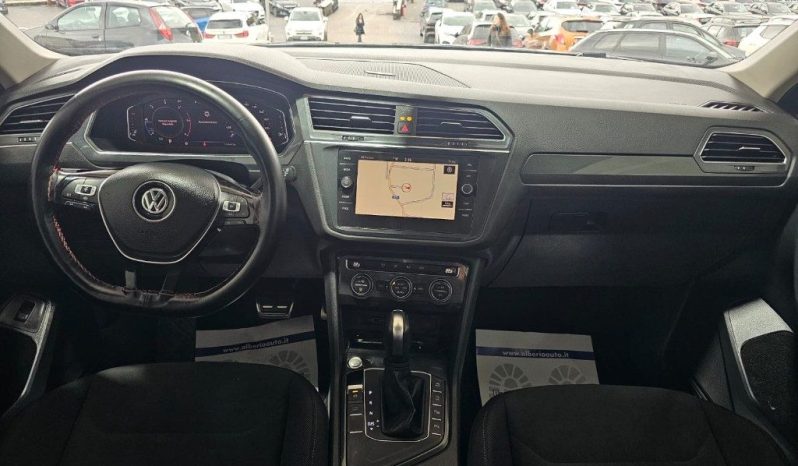VOLKSWAGEN Tiguan pieno