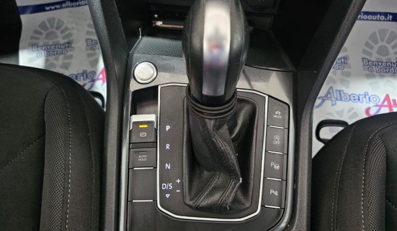 VOLKSWAGEN Tiguan pieno