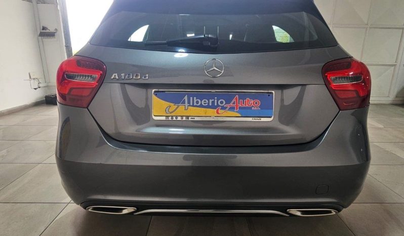 MERCEDES-BENZ A 180 pieno