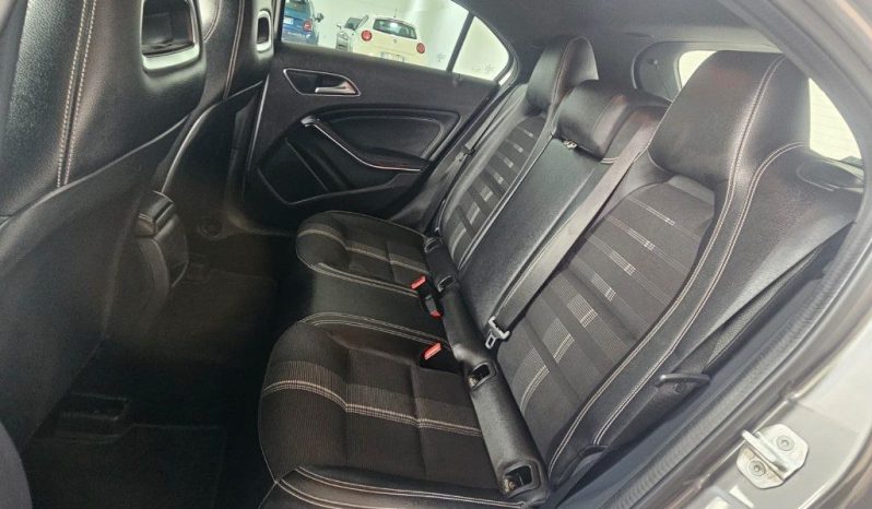 MERCEDES-BENZ A 180 pieno