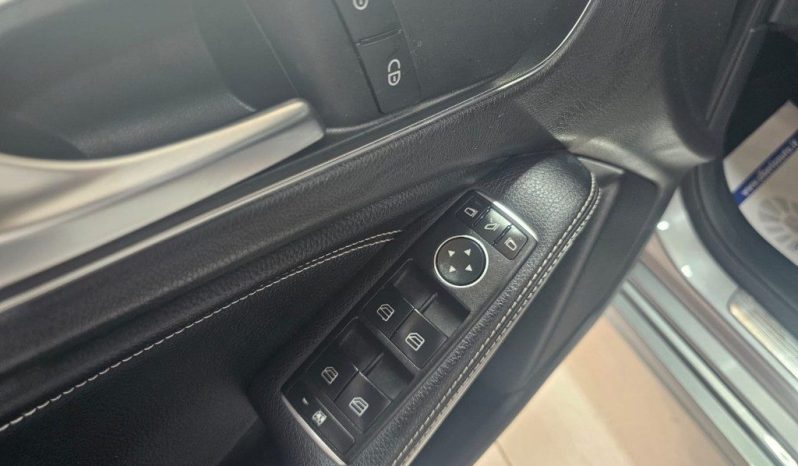 MERCEDES-BENZ A 180 pieno