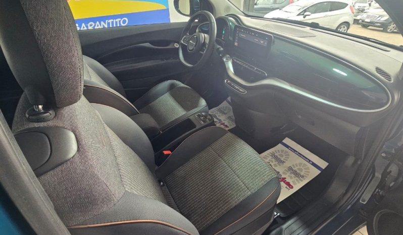 FIAT 500e pieno