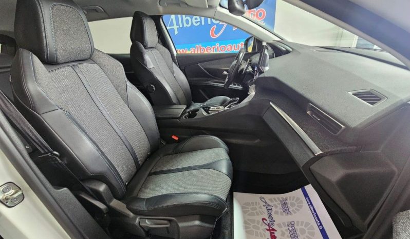 PEUGEOT 3008 pieno