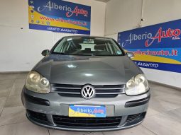 VOLKSWAGEN Golf pieno
