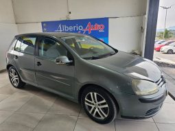 VOLKSWAGEN Golf pieno