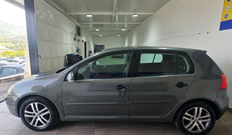 VOLKSWAGEN Golf pieno