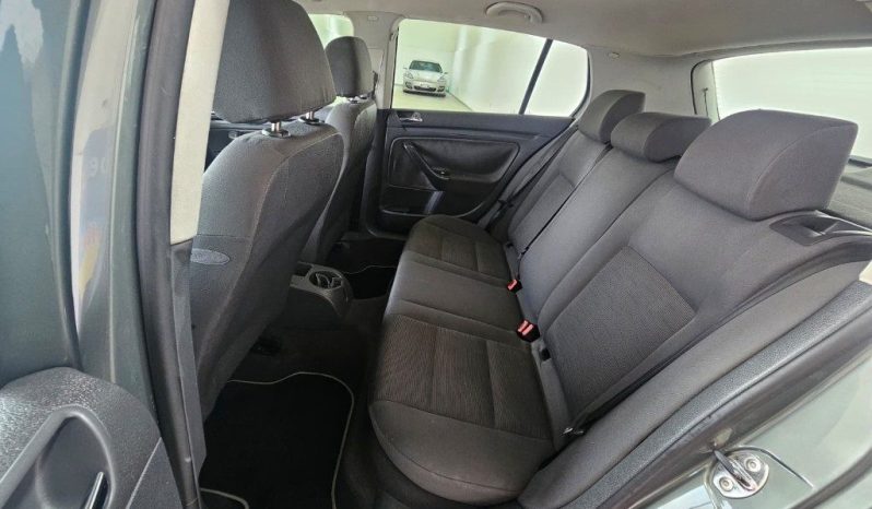 VOLKSWAGEN Golf pieno