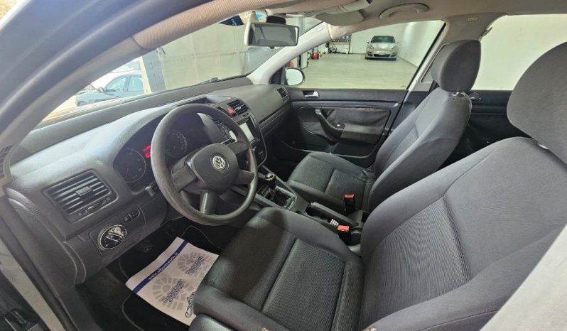 VOLKSWAGEN Golf pieno