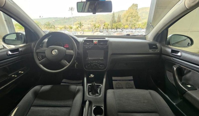 VOLKSWAGEN Golf pieno