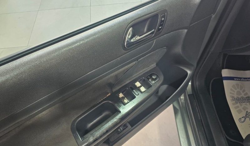 VOLKSWAGEN Golf pieno