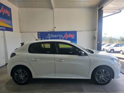 PEUGEOT 208 pieno