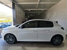 PEUGEOT 208 pieno