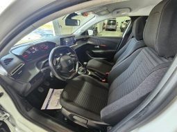 PEUGEOT 208 pieno