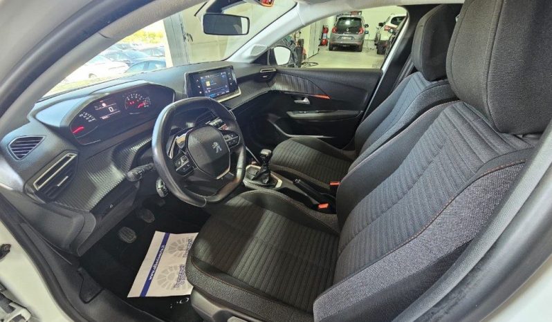 PEUGEOT 208 pieno