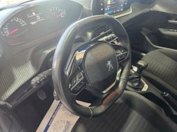 PEUGEOT 208 pieno