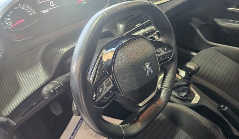 PEUGEOT 208 pieno