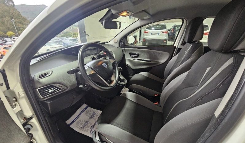 LANCIA Ypsilon pieno