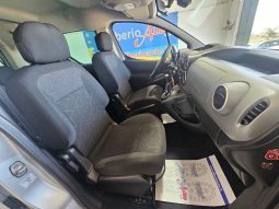 PEUGEOT Partner pieno