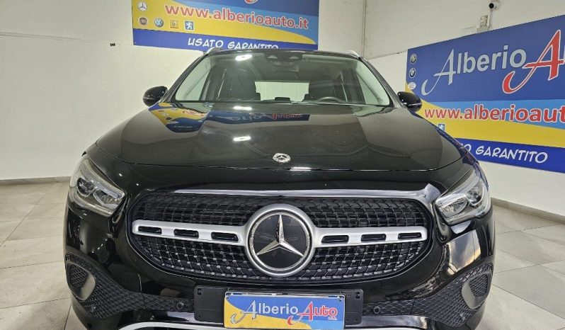 MERCEDES-BENZ GLA 200 pieno