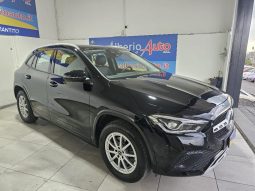 MERCEDES-BENZ GLA 200 pieno
