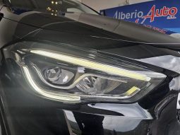 MERCEDES-BENZ GLA 200 pieno