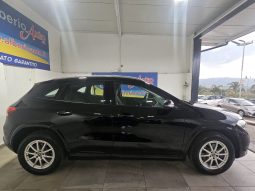 MERCEDES-BENZ GLA 200 pieno