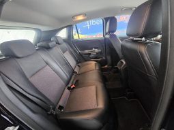 MERCEDES-BENZ GLA 200 pieno