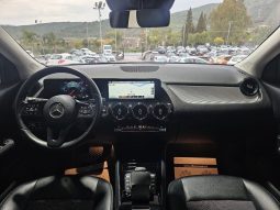 MERCEDES-BENZ GLA 200 pieno