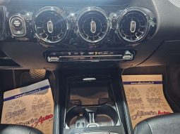 MERCEDES-BENZ GLA 200 pieno