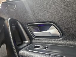 MERCEDES-BENZ A 180 pieno