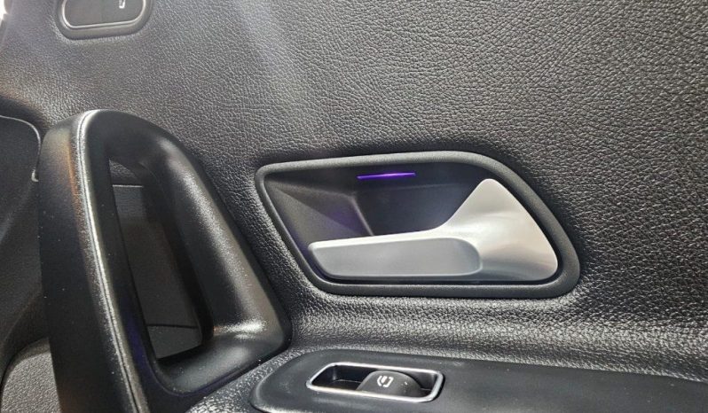 MERCEDES-BENZ A 180 pieno