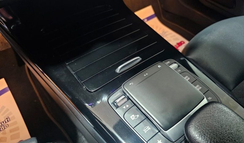 MERCEDES-BENZ A 180 pieno