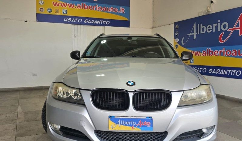 BMW 320 pieno