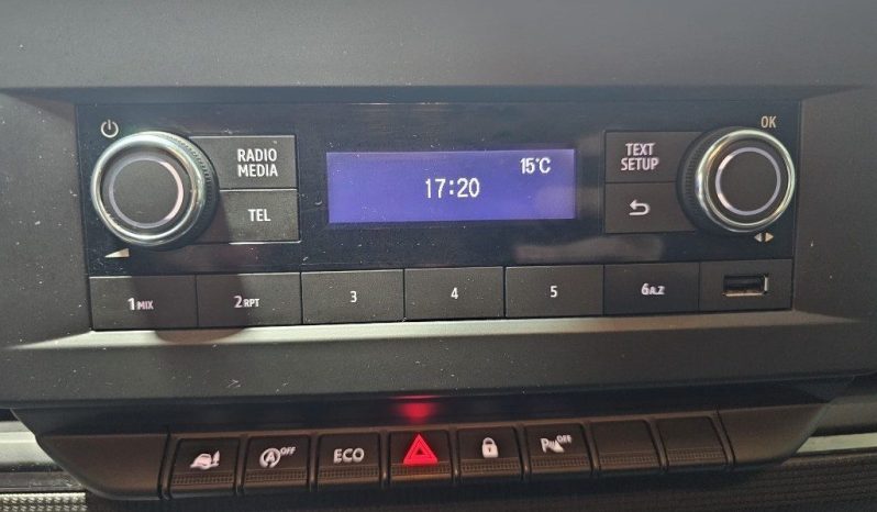 NISSAN Primastar pieno