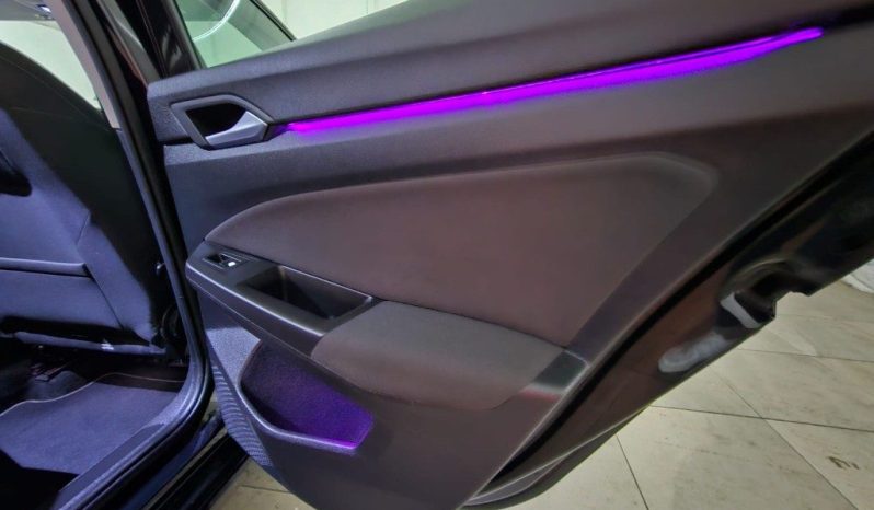 VOLKSWAGEN Golf pieno