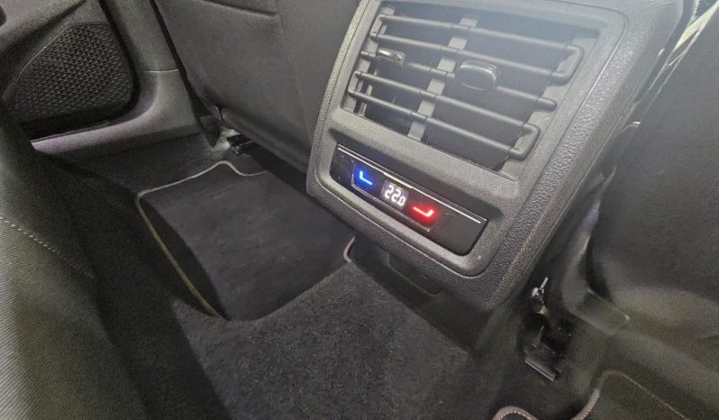 VOLKSWAGEN Golf pieno