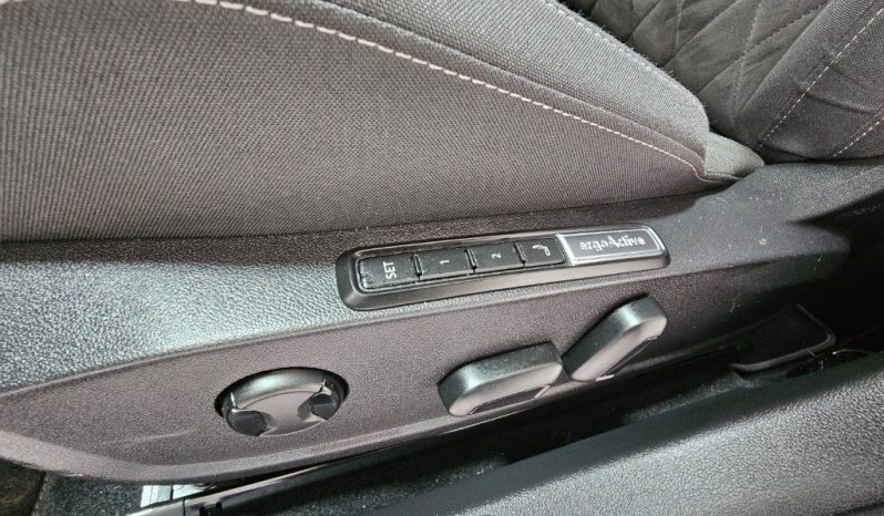 VOLKSWAGEN Golf pieno